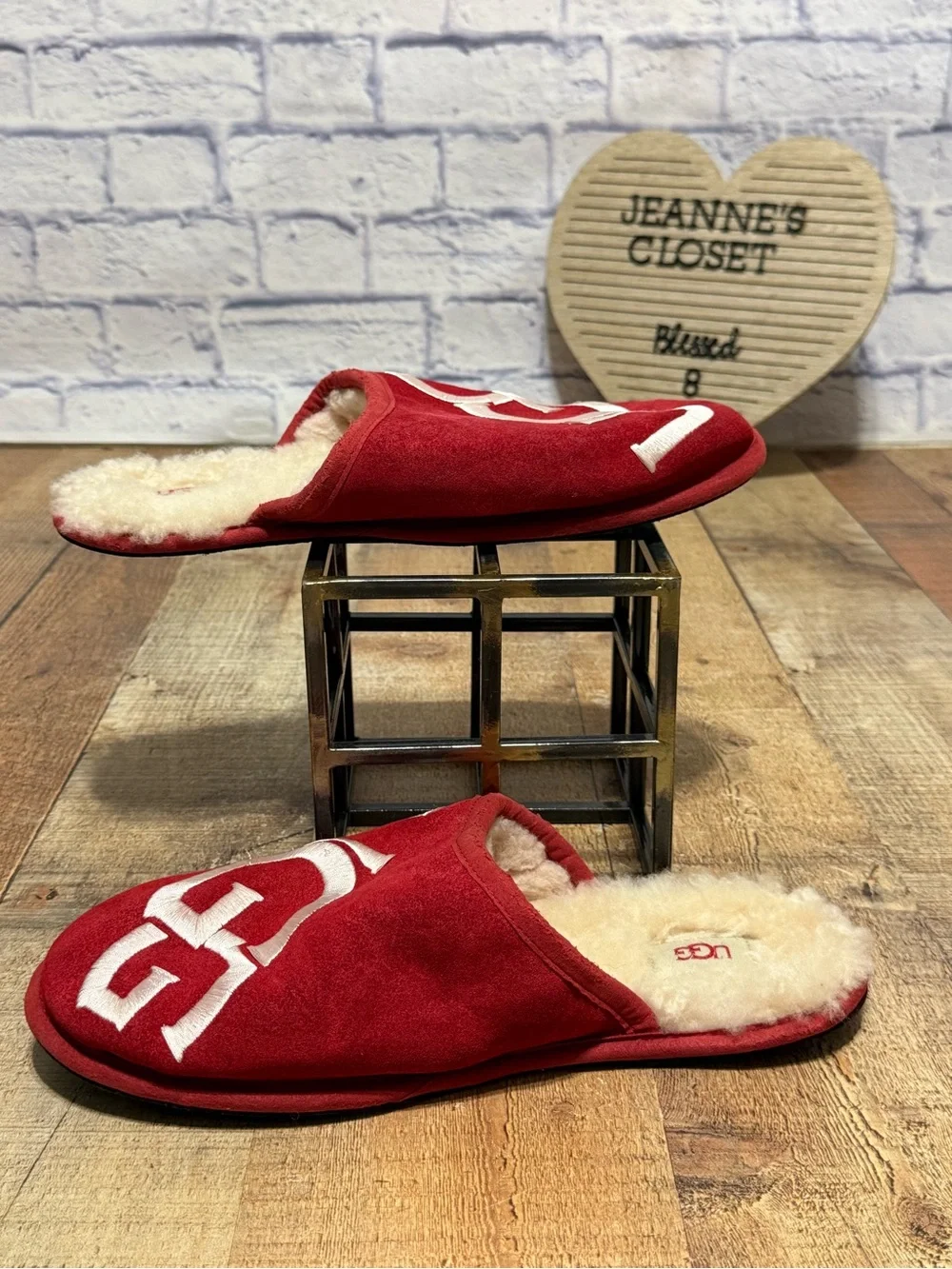 UGG SCUFF LOGO RED WHITE SLIP ON SLIPPER US 11/ EU 44 / UK 10